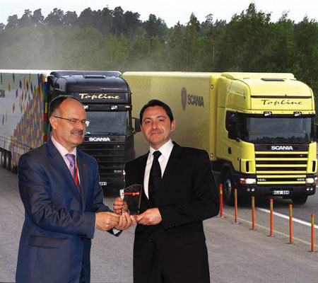 Kara Ulaştırma Genel Müdürü, Scania’ya plaket verdi